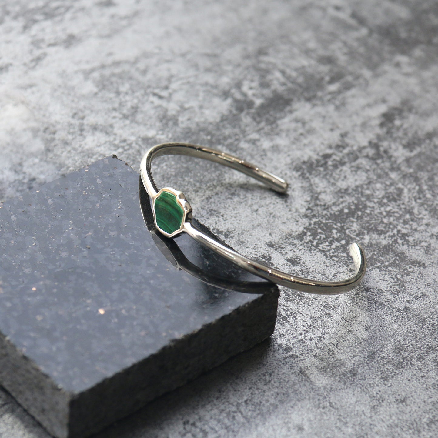 LUCK - Malachite Single Stone Cuff (Silver)