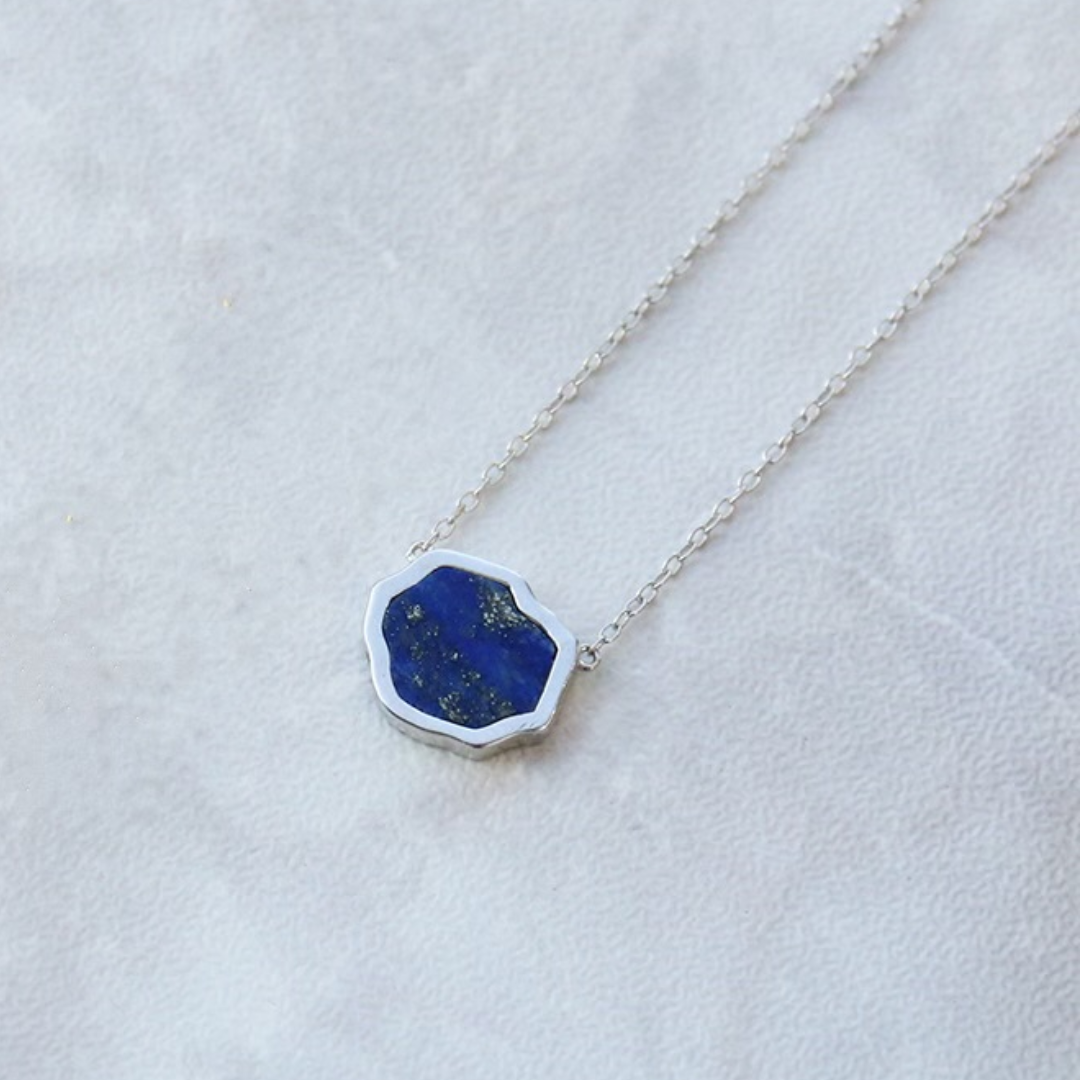 STRENGTH - Lapis Lazuli Single Stone Necklace (Silver)